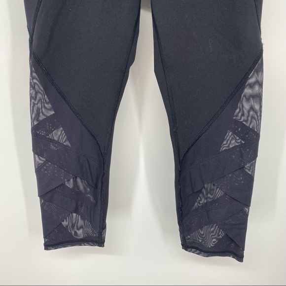 Ivivva by Lululemon Girls cropped Leggings with Mesh Detail - Picture 4 of 6
